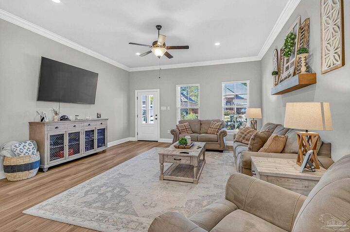 Property Photo:  3223 Mountain Laurel Tr  FL 32533 