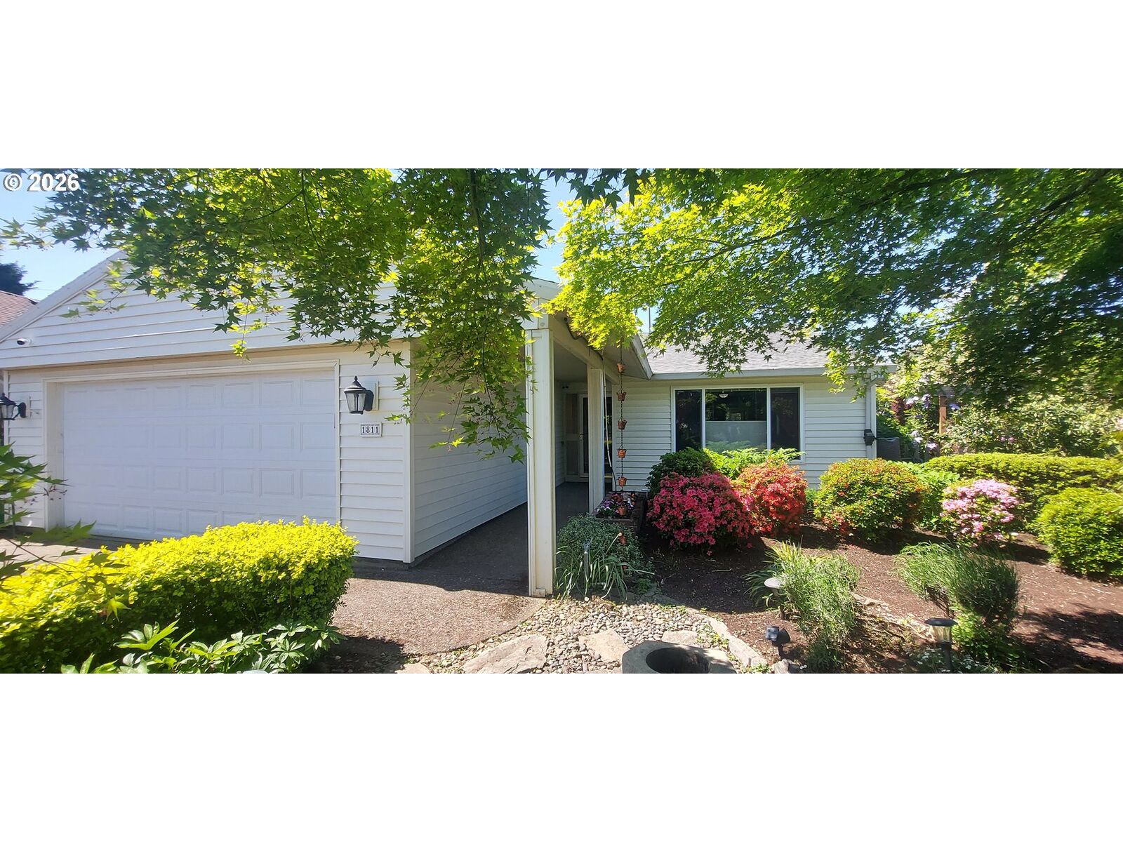 Property Photo:  1811 NE 149th Ave  OR 97230 