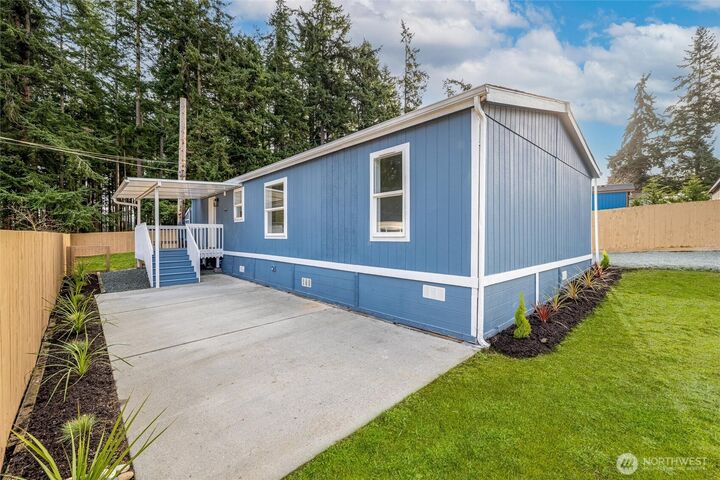 Property Photo:  3234  Whitney Dr  WA 98277 