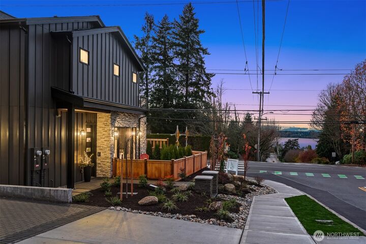 Property Photo: 10805 NE 60th Street WA 98033