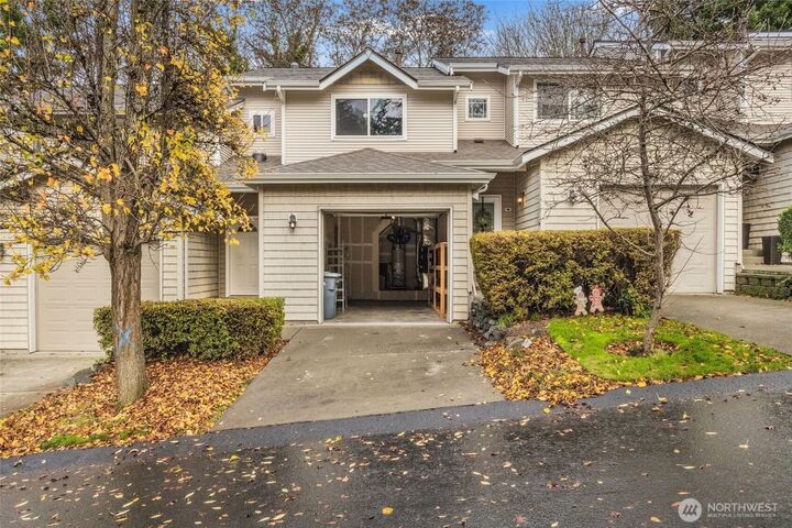 Property Photo:  2419 S Meridian 13  WA 98373 