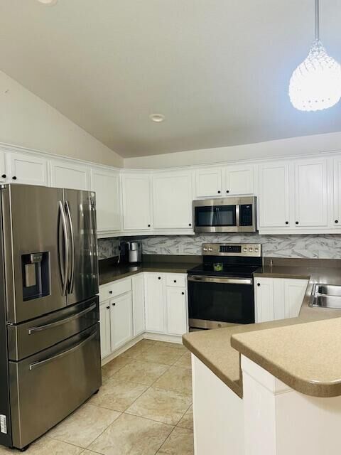 Property Photo: 5946 SE Inez Avenue FL 34997