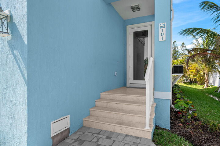 Property Photo: 527 Coral Sands Way FL 34949