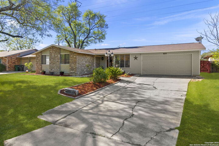 Property Photo: 8211 Quail Creek TX 78218