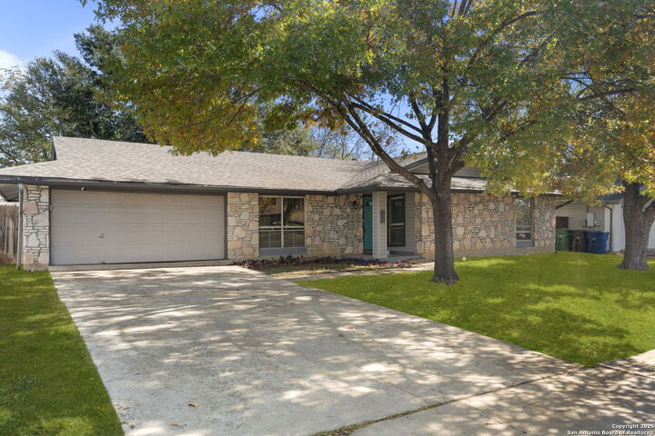 Property Photo: 12714 La Fonda TX 78233