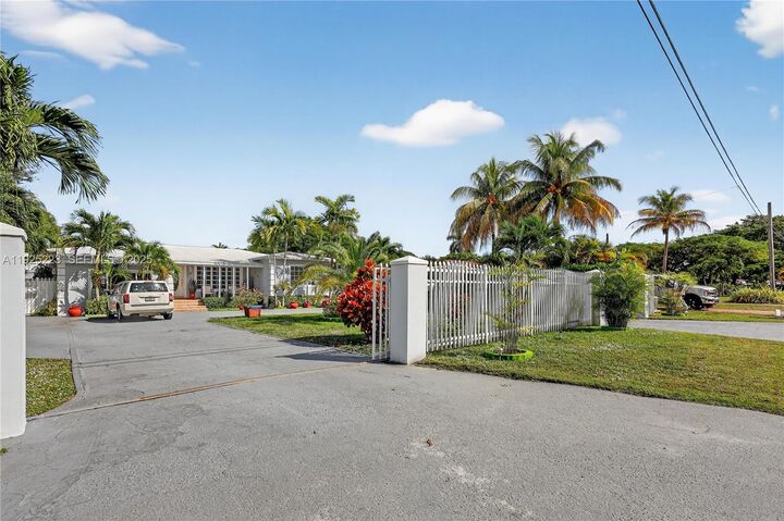 Property Photo: 341 S Biscayne River Dr FL 33169