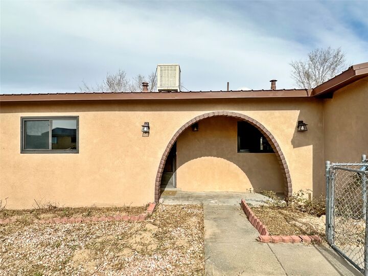 Property Photo: 2709 Paseo De Tularosa NM 87505