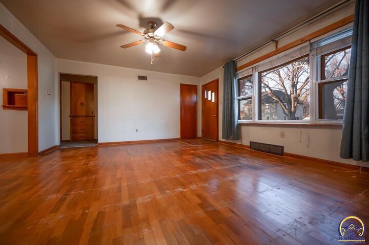 Property Photo:  604 Maple St  KS 66547 