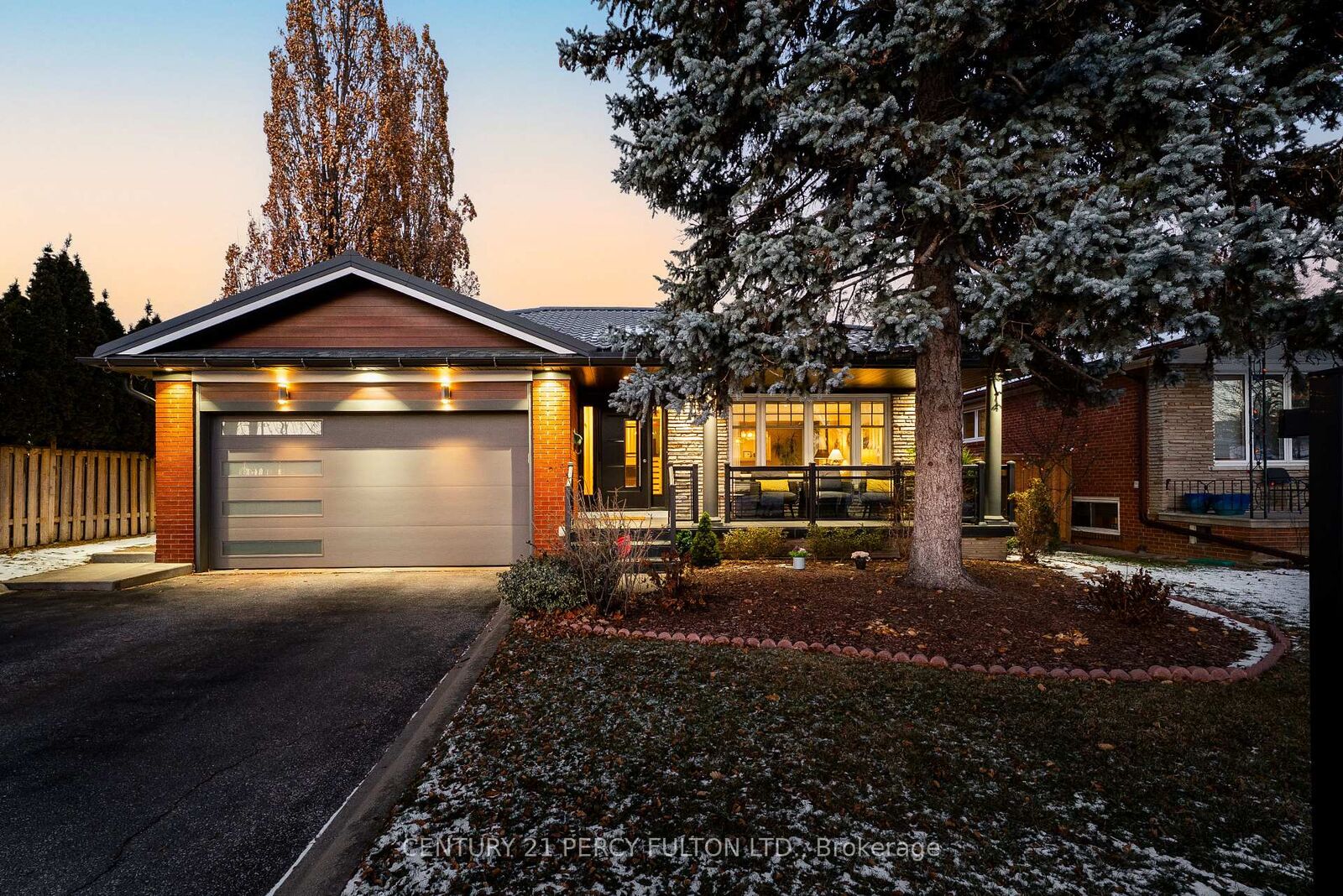 Photo de la propriété:  3477 Bridgewood Drive  ON L4X 2P3 