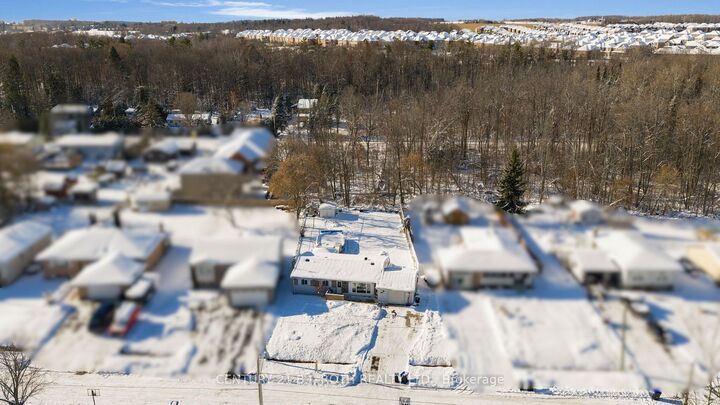 Photo de la propriété:  1032 Gilmore Avenue  ON L0L 1W0 