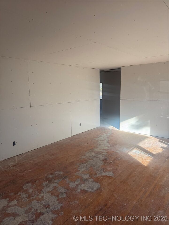 Property Photo: 2022 W Archdale Drive OK 74014