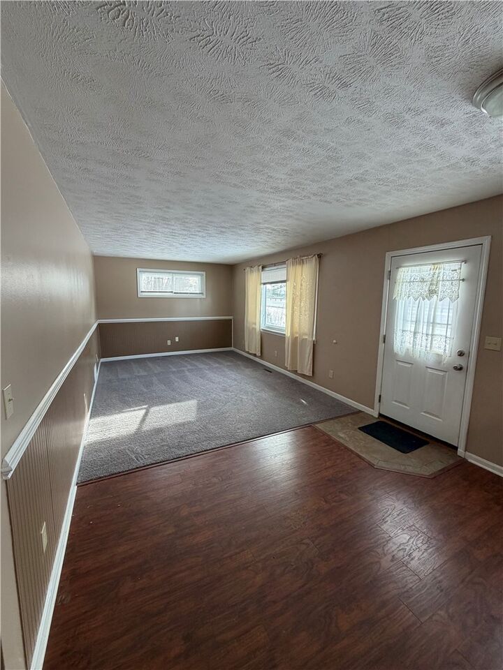 Property Photo:  3586 N Hermitage Rd  PA 16154 