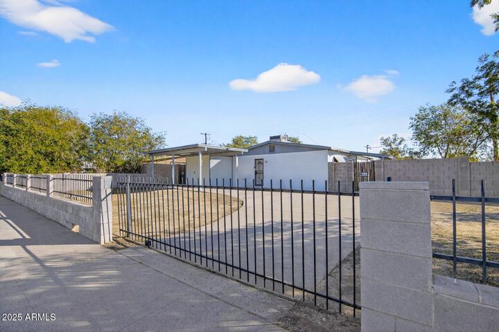 Property Photo:  7649 W Mitchell Drive  AZ 85033 