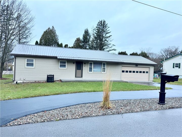 Property Photo:  67 Briarcliff Drive  NY 14845 