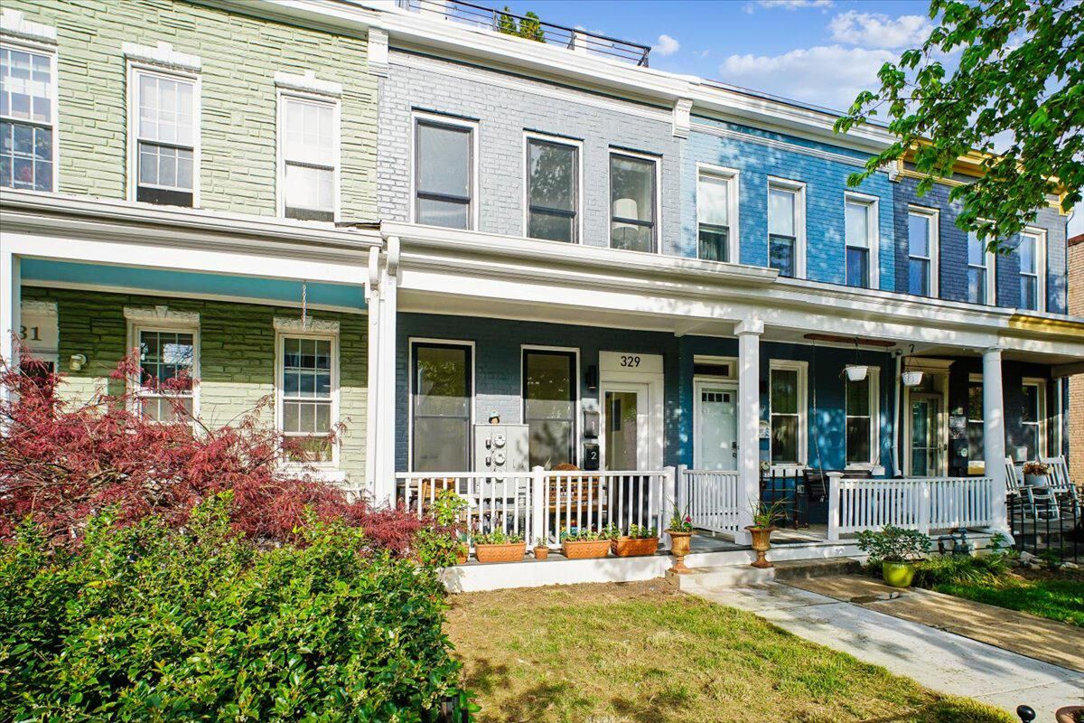 Property Photo:  329 16th Street SE 1  DC 20003 