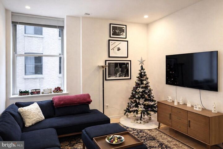 Property Photo: 1600 Arch Street 1602 PA 19103