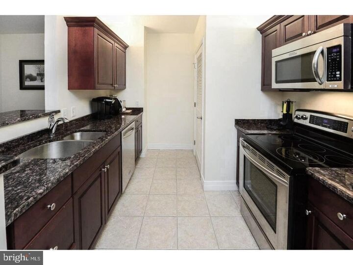 Property Photo:  1600 Arch Street 1602  PA 19103 