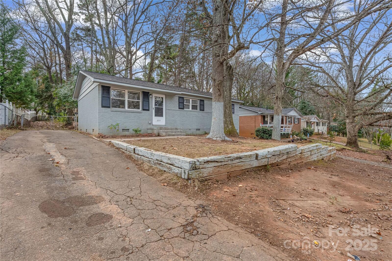 Property Photo:  235 Edgegreen Drive  NC 28217 