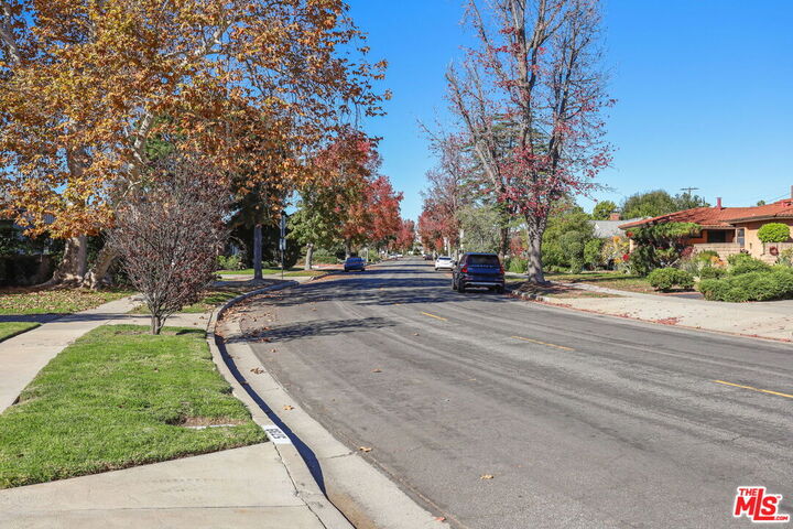 Property Photo:  5733 Radford Ave  CA 91607 