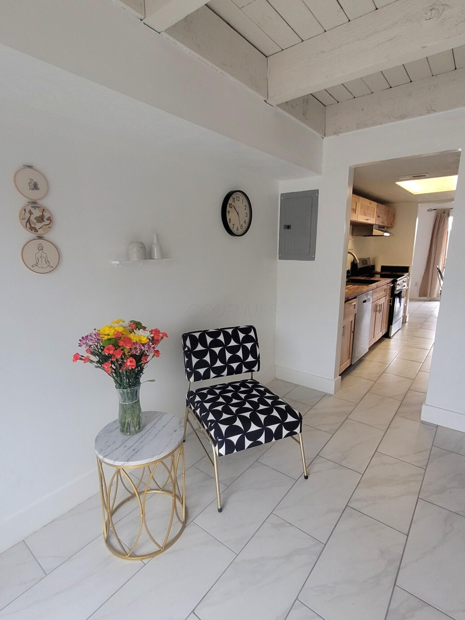 Property Photo: 734 Worthington Forest Place OH 43229