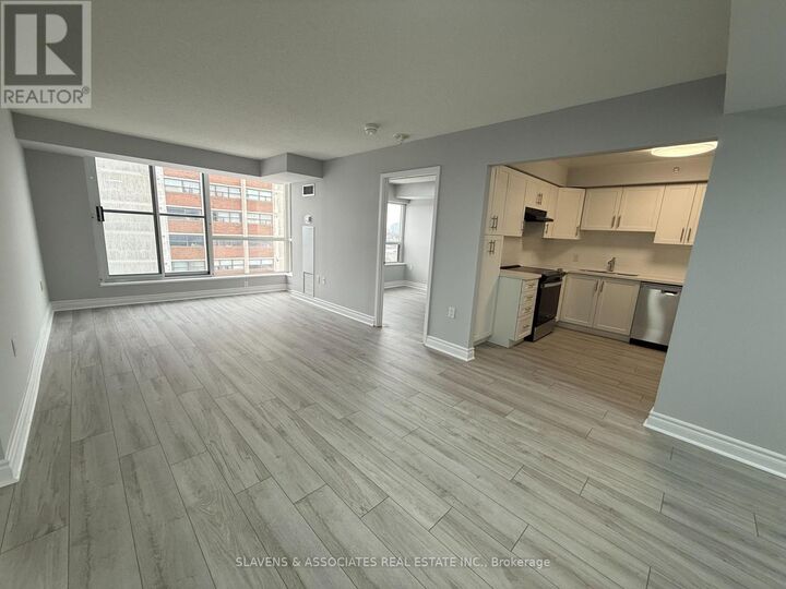 Property Photo:  2 Neptune Drive 205  ON M6A 3E6 