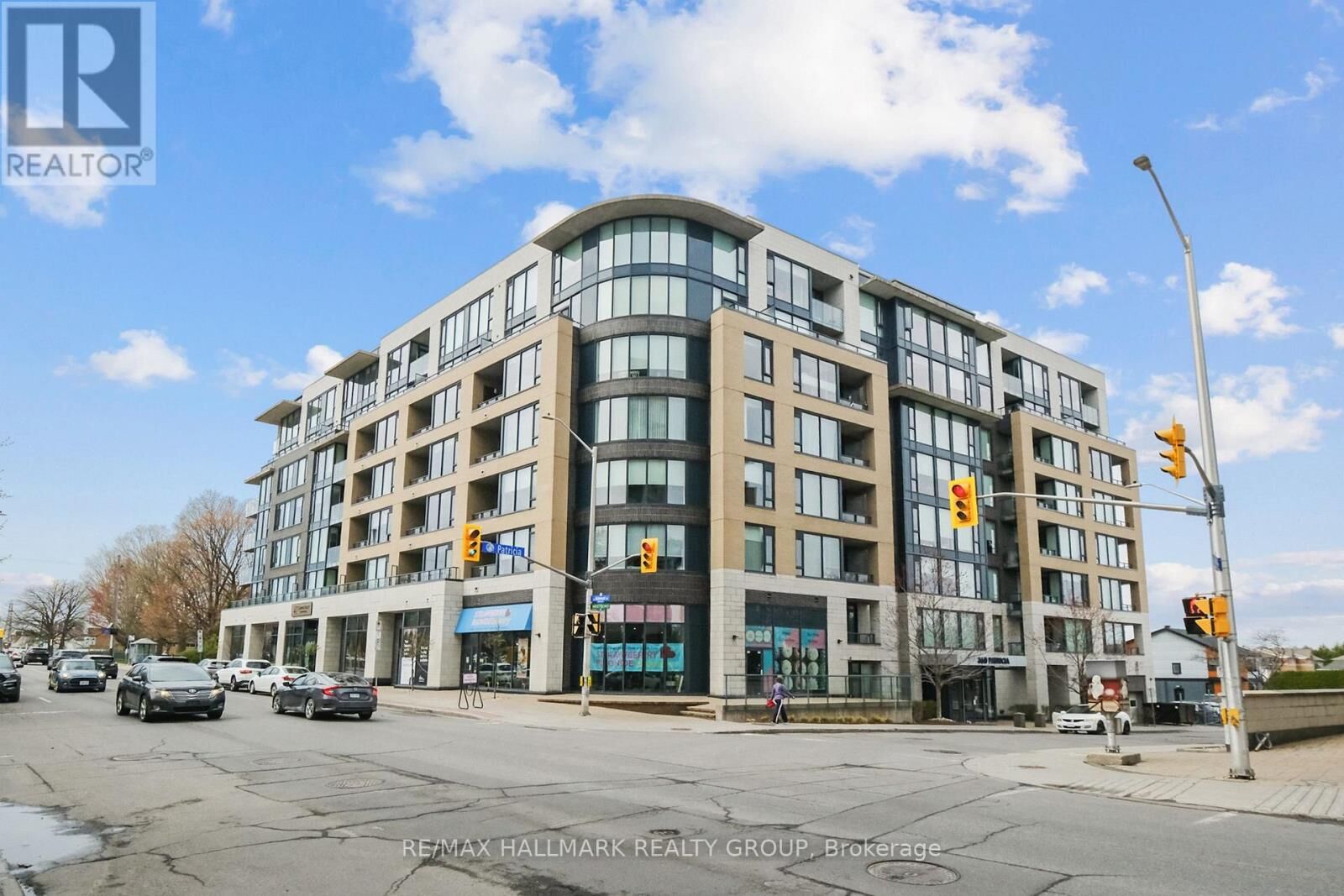 Property Photo:  360 Patricia Avenue 103  ON K1Z 0A8 