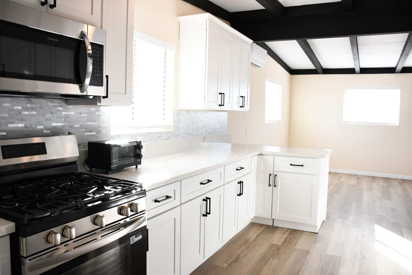 Property Photo: 61576 Aberdeen Drive CA 92252