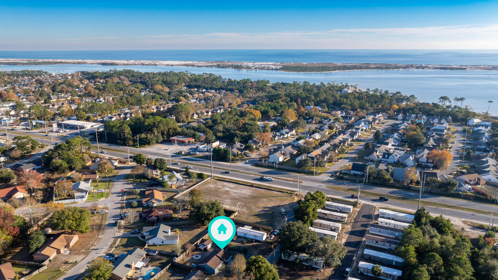 Property Photo: 2 S Lake Avenue FL 32569