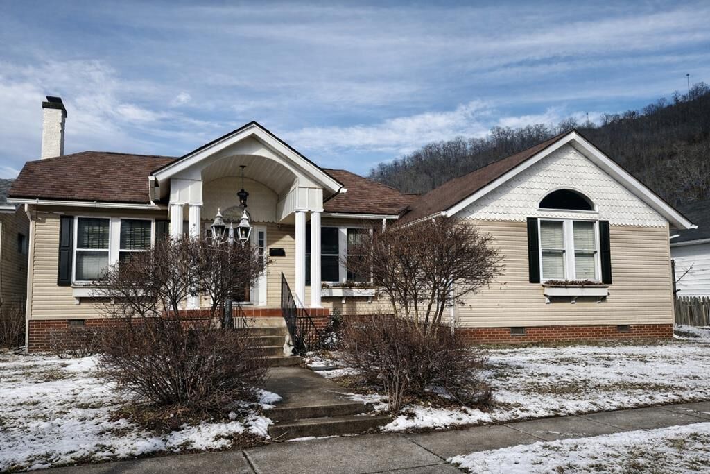 Property Photo: 107 5th Street KY 41501