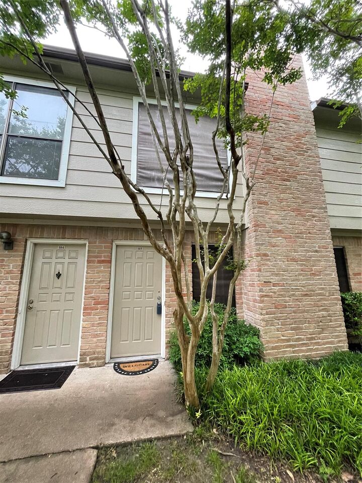 Property Photo:  2120 Wilcrest Drive 103  TX 77042 