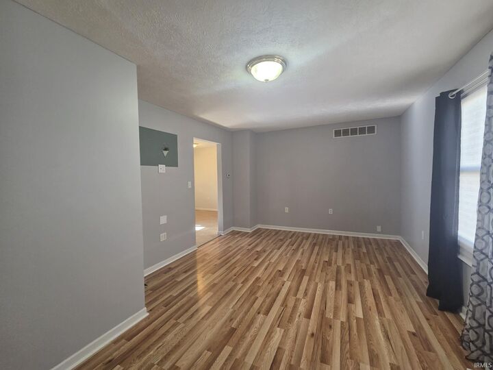 Property Photo:  1299 N Parklane Drive  IN 47601 