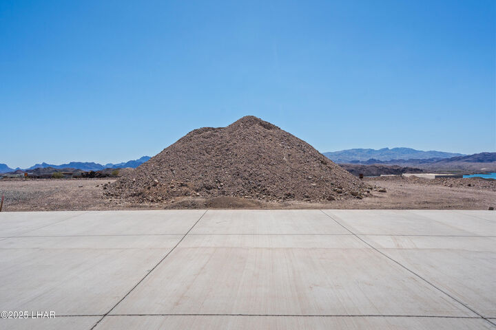 Property Photo: 2412 Desert Rdg Ct AZ 86406