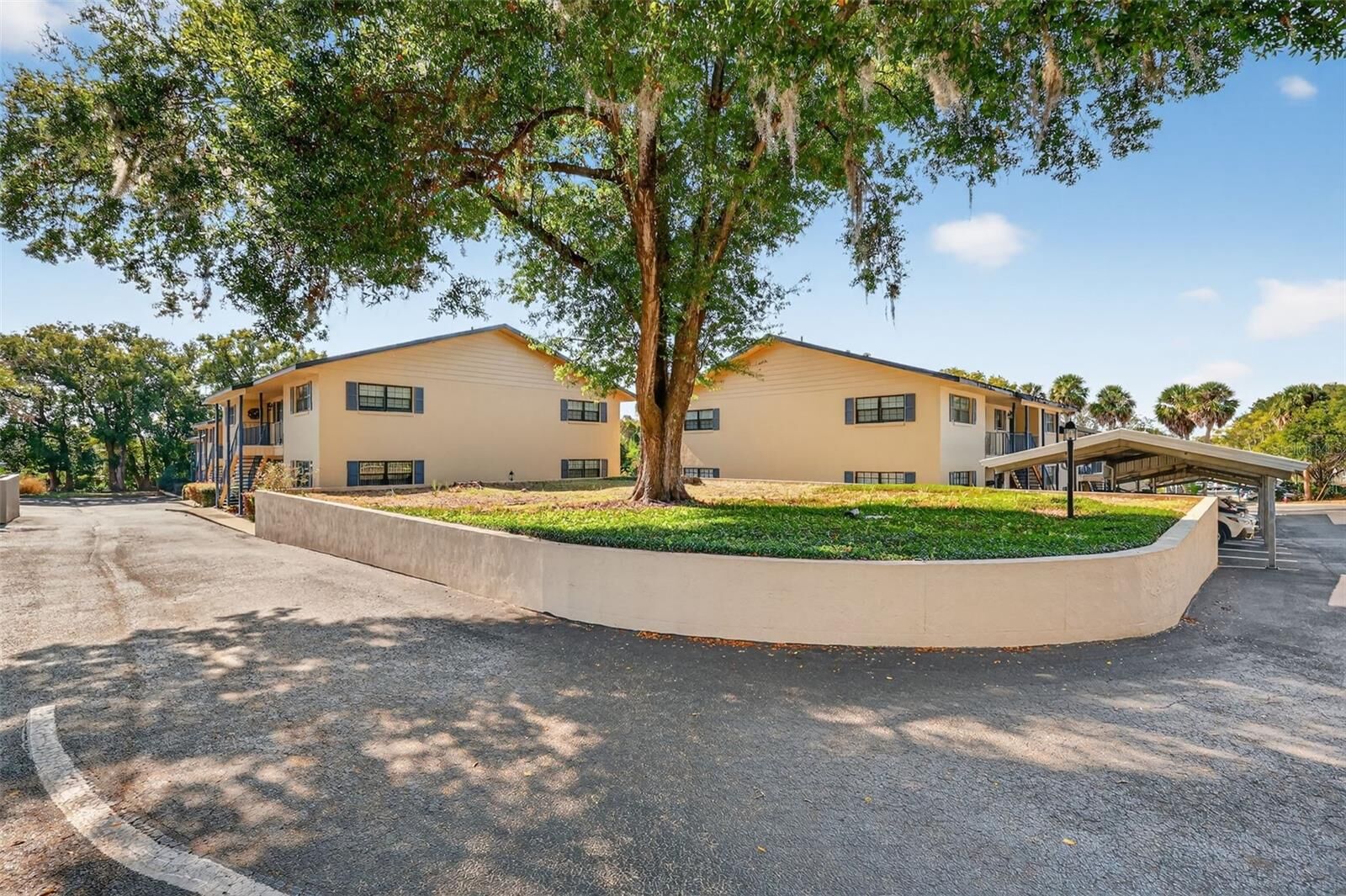 Property Photo: 110 N Tremain Street 105 FL 32757