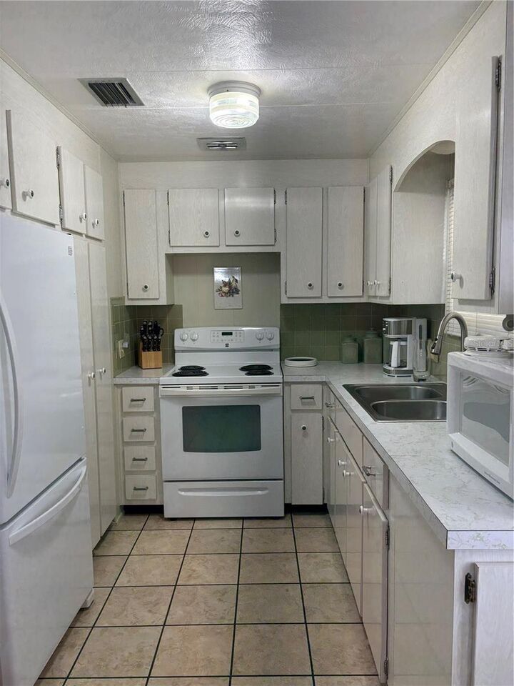 Property Photo:  11144 101st Way 143  FL 33773 