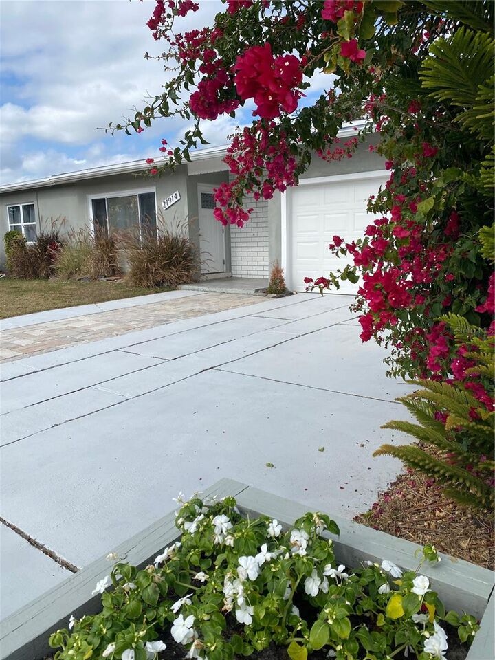 Property Photo:  21914 Cellini Avenue  FL 33952 