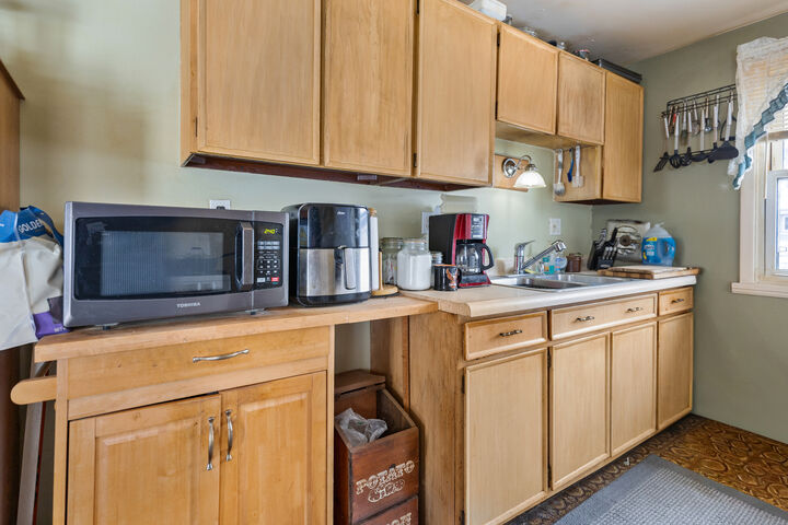 Property Photo:  105 Adobe Circle  IL 60110 