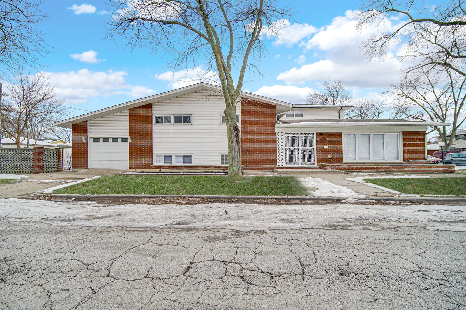 Property Photo:  11601 S Laflin Street  IL 60643 