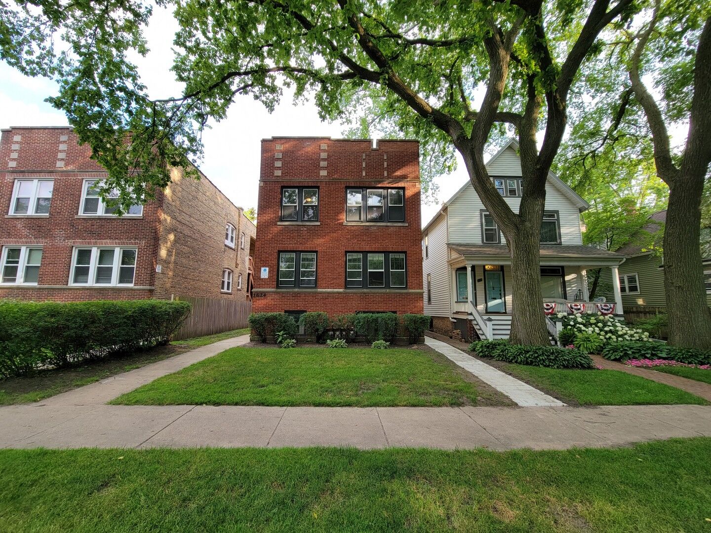 Property Photo:  1624 Washington Street 2S  IL 60202 