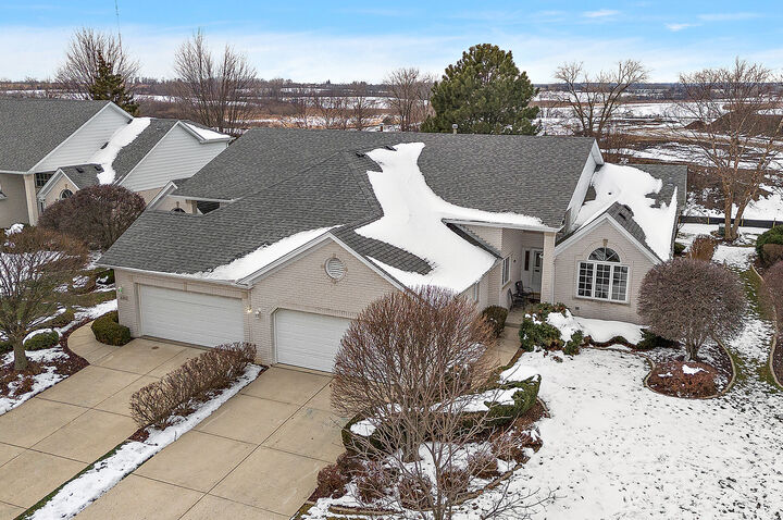 Property Photo: 16300 Chickadee Circle IL 60467