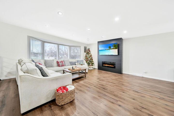 Property Photo:  15923 Woodlawn East Avenue  IL 60473 