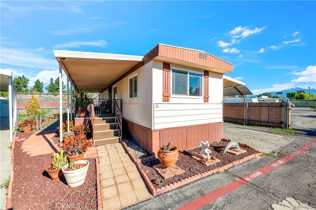 Property Photo: 25526 Redlands 101 CA 92354