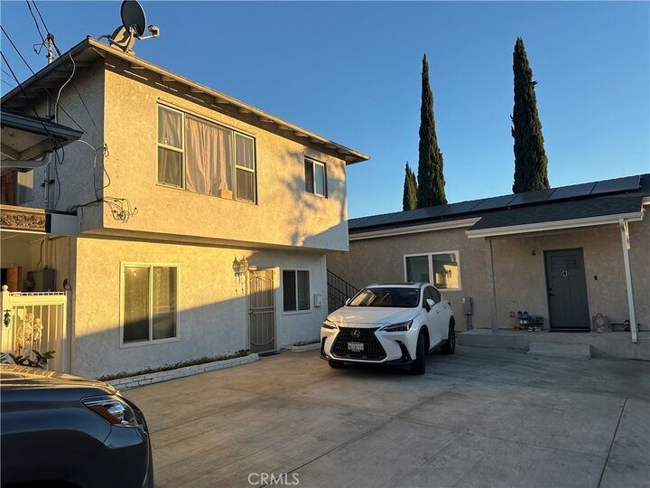 Property Photo: 352 W Chevy Chase CA 91204