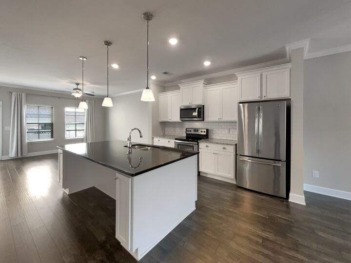 Property Photo:  503 Pleasant St  TN 37135 