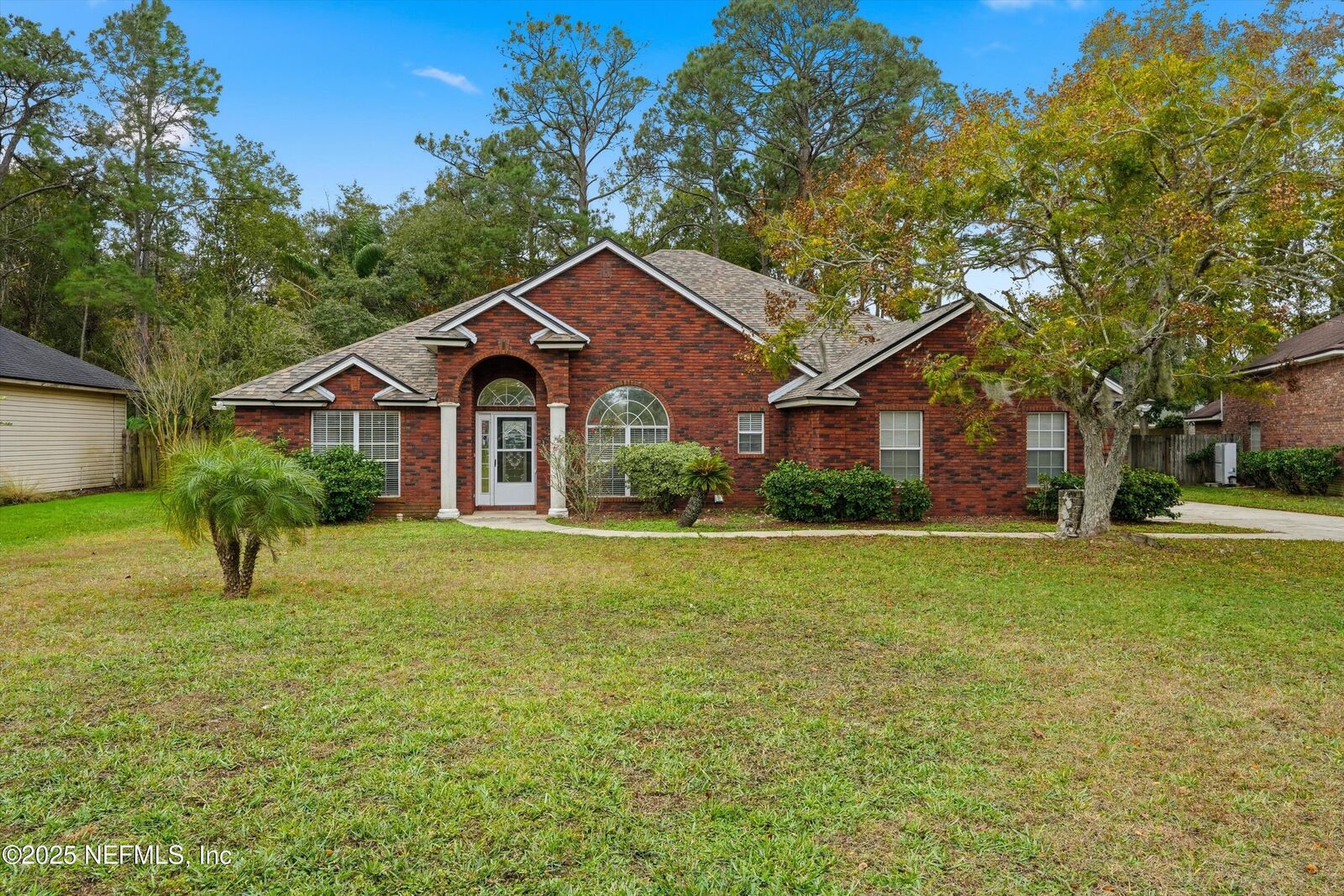 Property Photo: 2810 Sweetholly Drive FL 32223