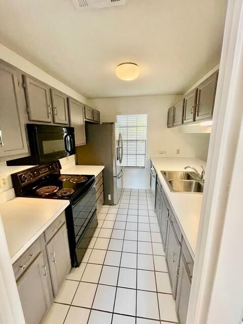 Property Photo: 56 N Court Villa Drive 56 LA 70471