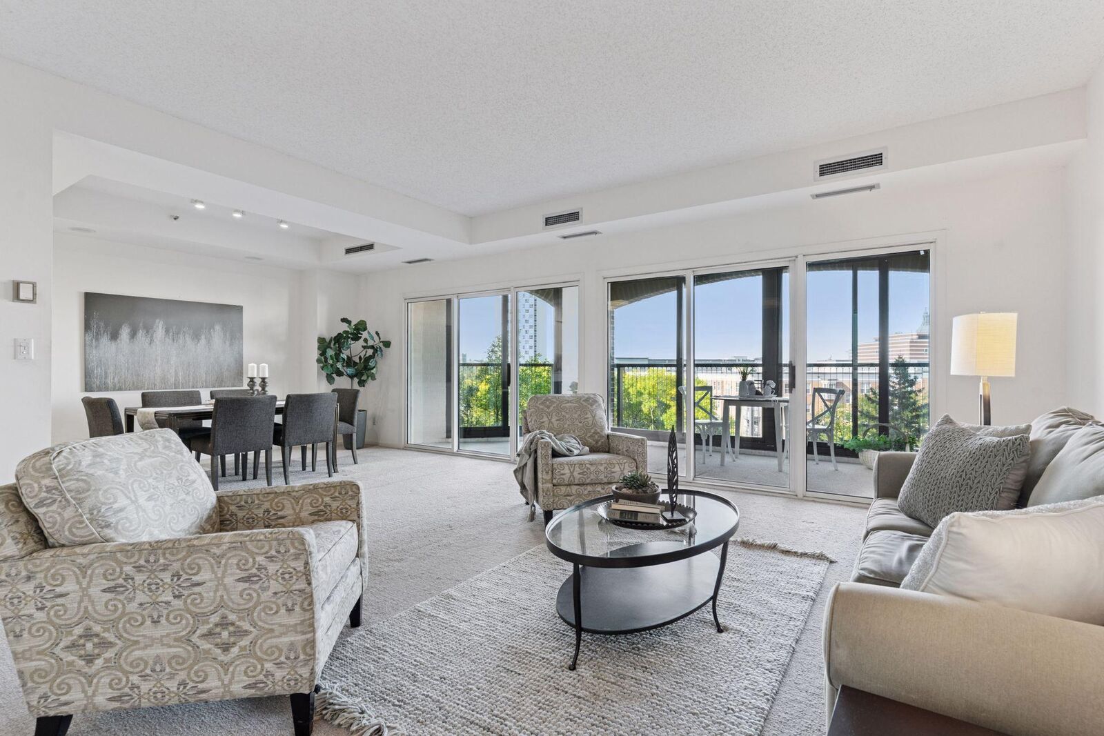 Property Photo:  1201 Yale Place 403  MN 55403 