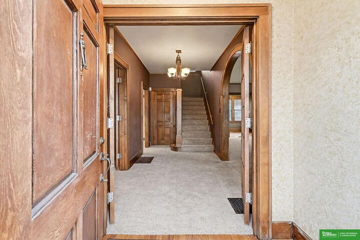 Property Photo: 1210 N Broad Street NE 68025