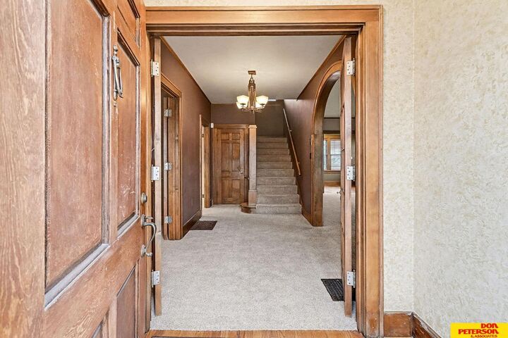 Property Photo: 1210 N Broad Street NE 68025