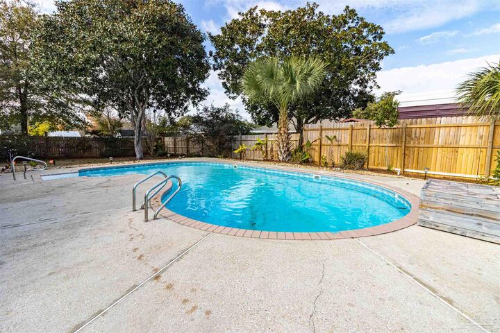 Property Photo:  2865 Winners Cir Dr  FL 32566 