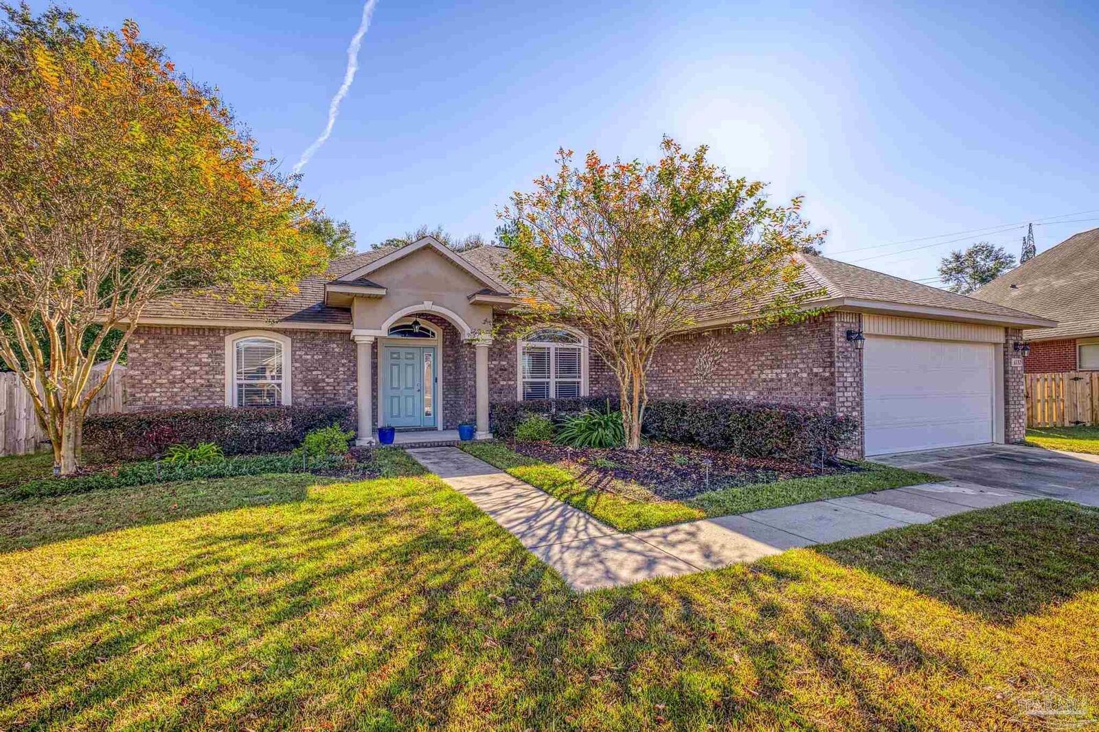 Property Photo: 6132 Winchester Cir FL 32570